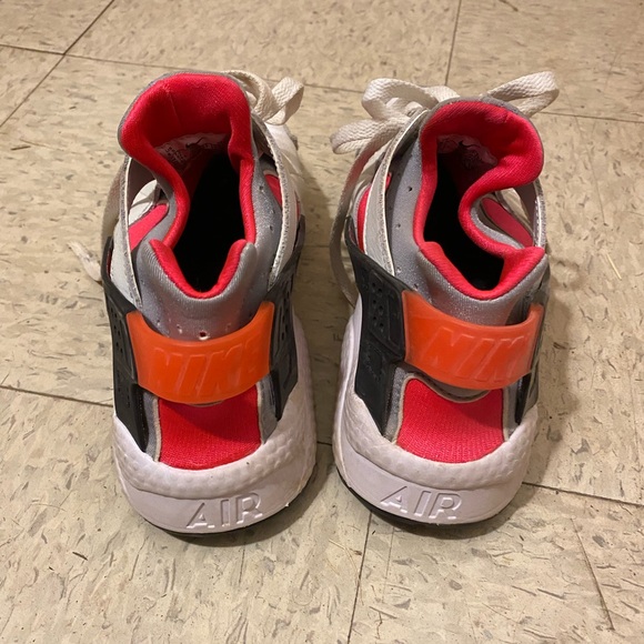 Brand new Mens 8.5 Nike Air Huaraches - Picture 3 of 7